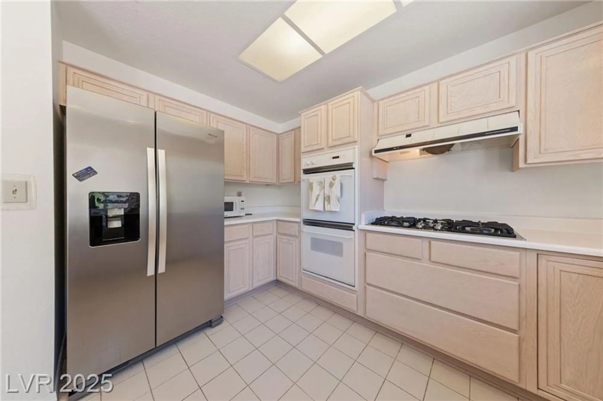 Property Slideshow image 18 of 72 | 2925 lotus hill dr, Las Vegas, NV, 89134