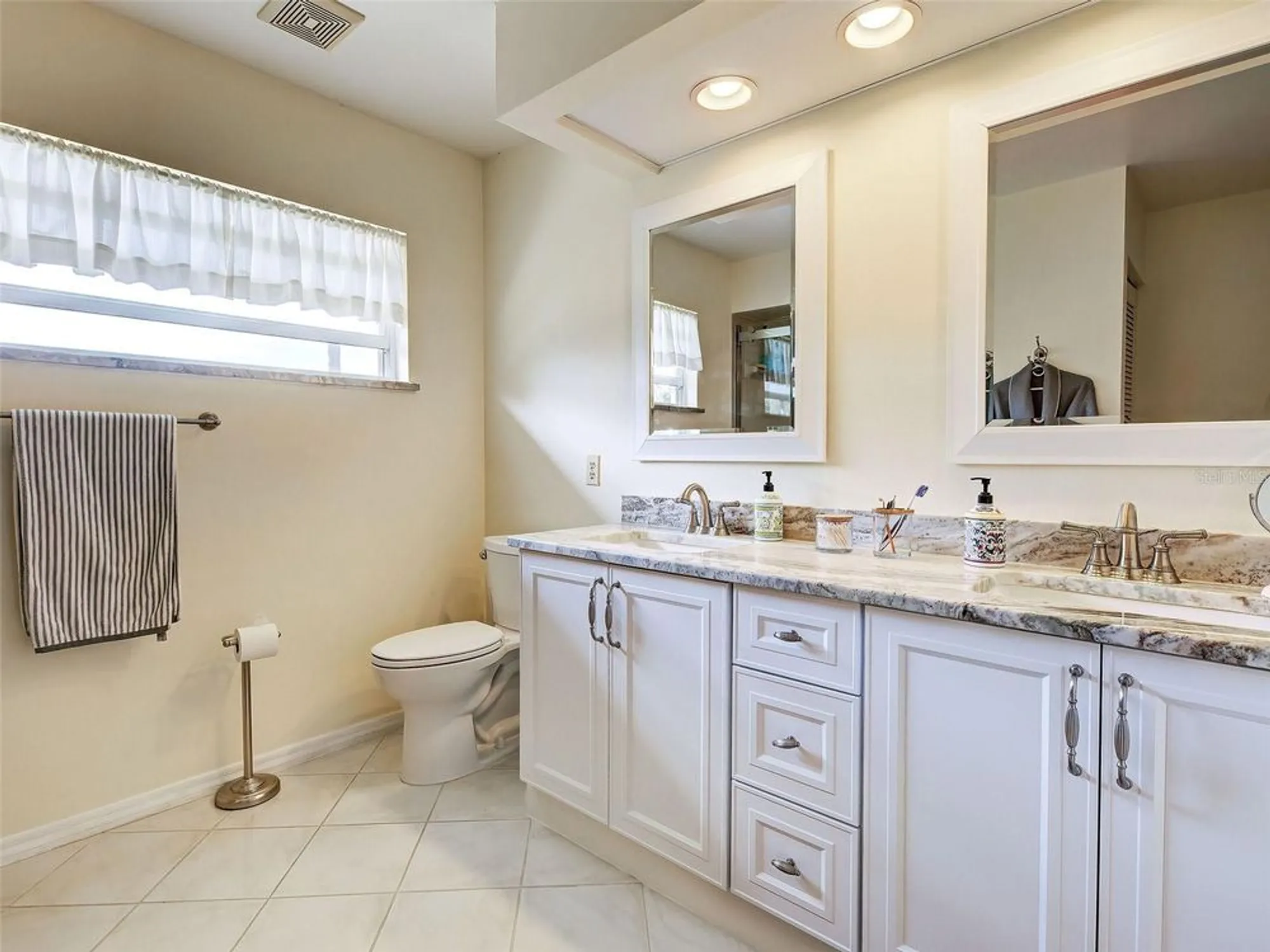 Property Slideshow image 25 of 47 | 166 southampton pl 348, Venice, FL, 34293