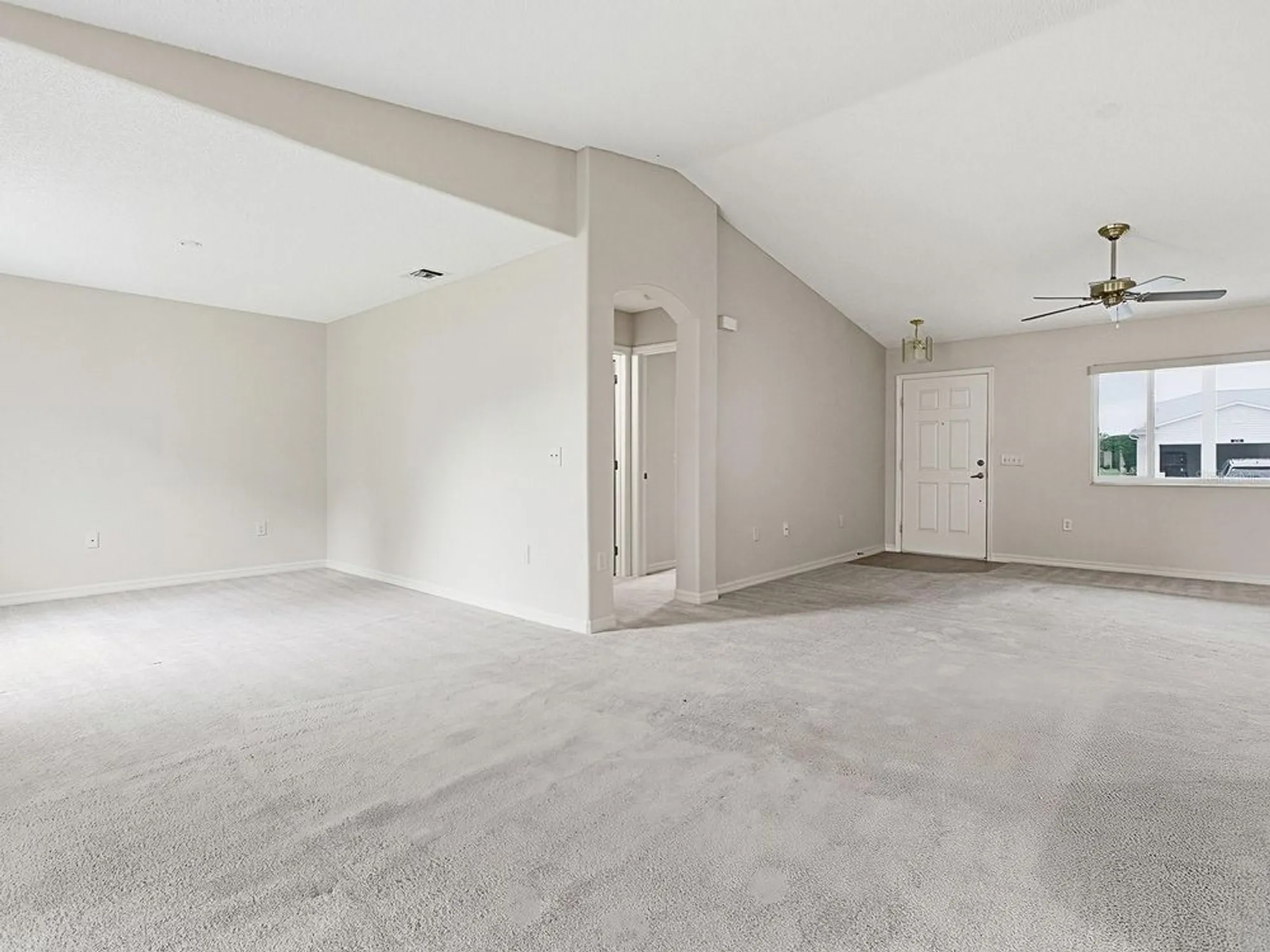 Property Slideshow image 15 of 41 | 231 bentwood dr, Leesburg, FL, 34748
