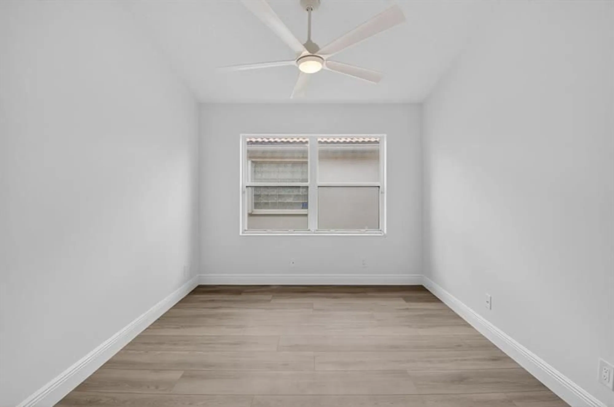 Property Slideshow image 27 of 62 | 5891 royal isles blvd, Boynton Beach, FL, 33437