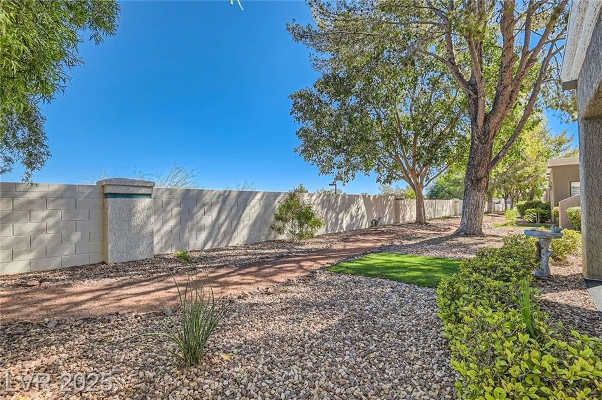 Property Slideshow image 23 of 25 | 8628 desert holly dr, Las Vegas, NV, 89134