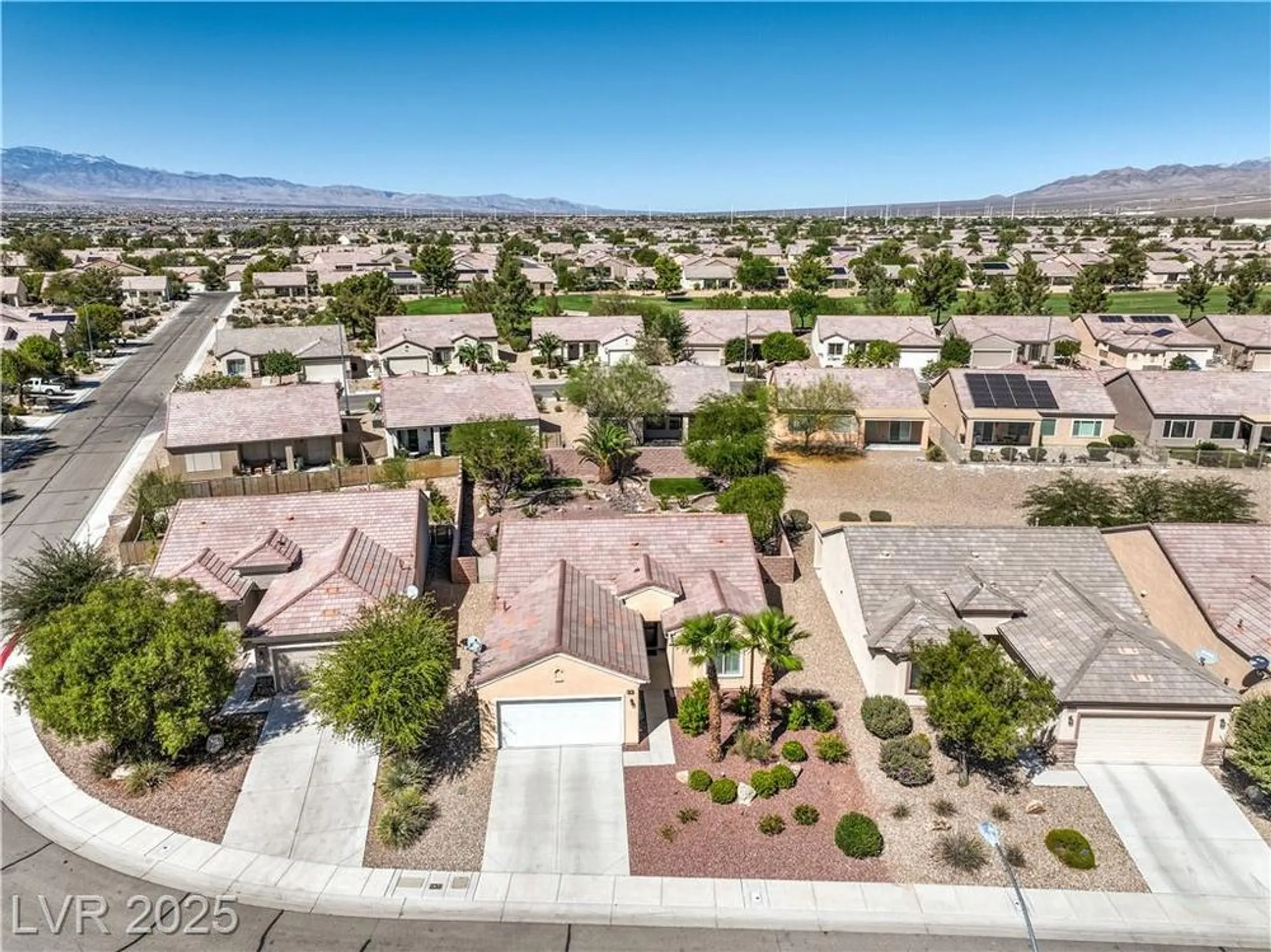Property Slideshow image 28 of 44 | 7617 fieldfare dr, North Las Vegas, NV, 89084