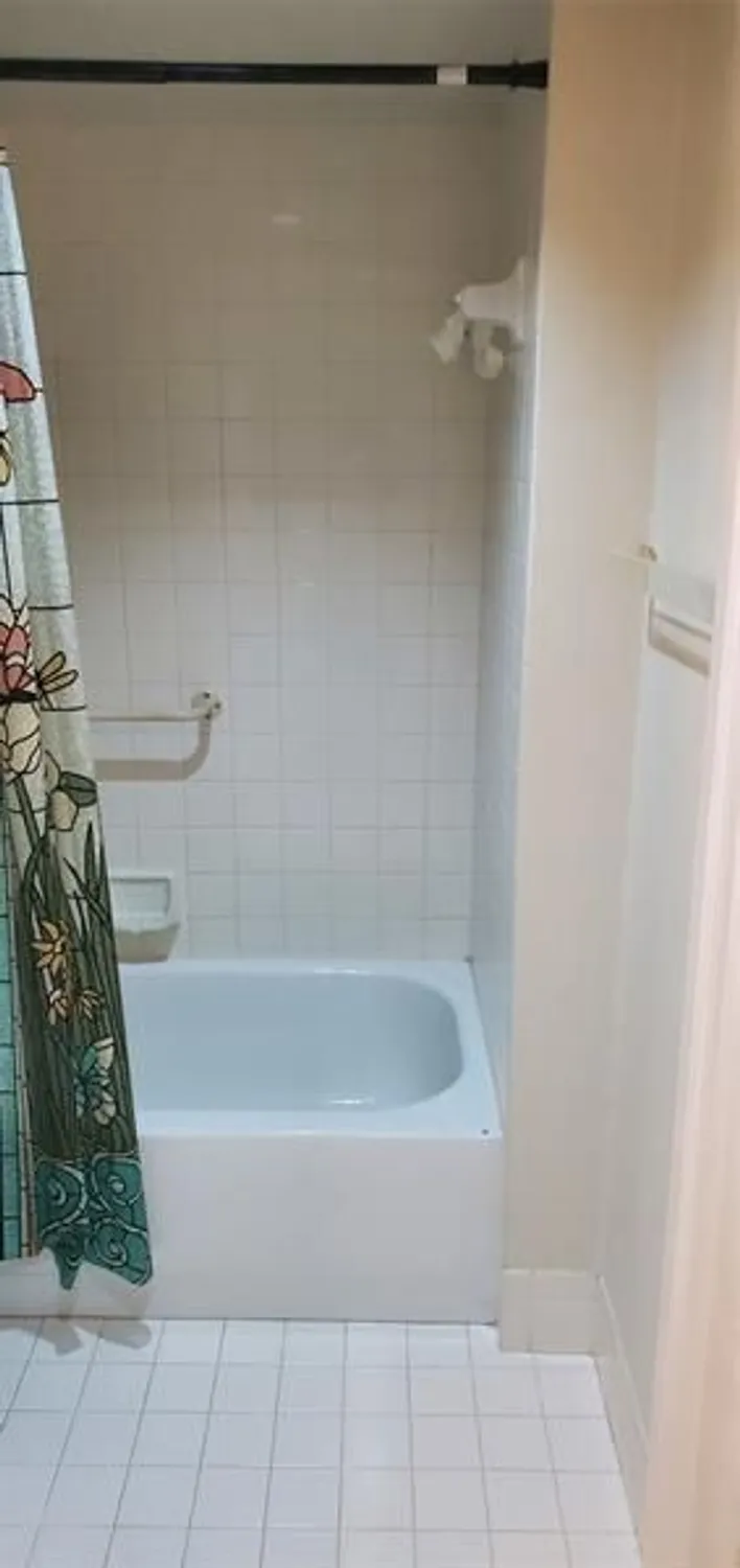 Property Slideshow image 16 of 20 | 1902 bermuda cir h4, Coconut Creek, FL, 33066