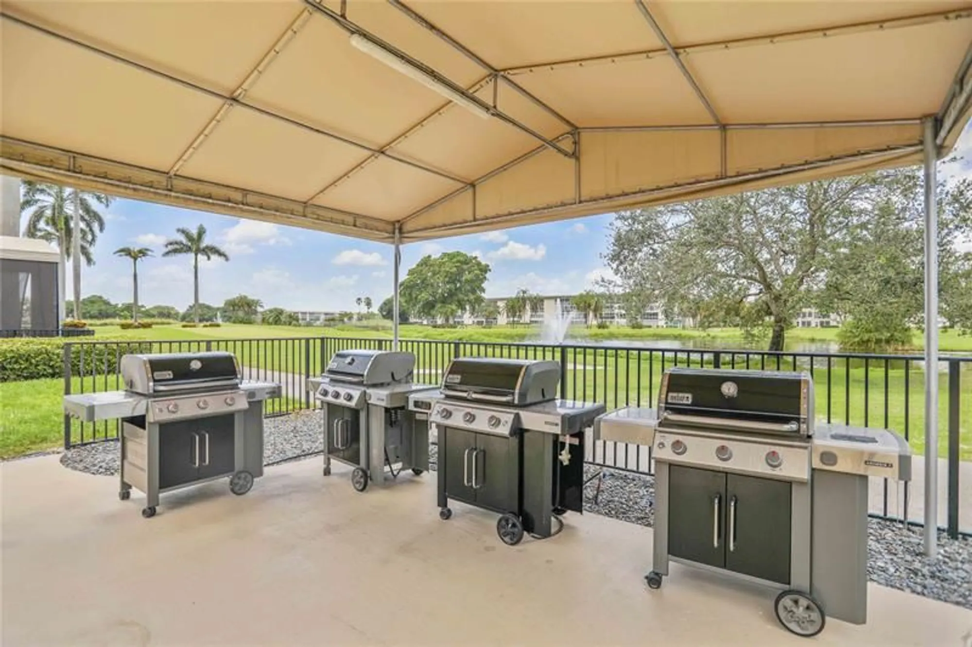 Property Slideshow image 6 of 26 | 2302 lucaya ln l4, Coconut Creek, FL, 33066