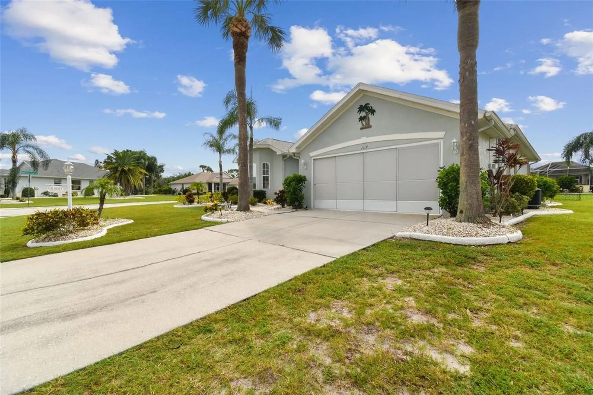 Property Slideshow image 7 of 72 | 1119 villeroy dr, Sun City Center, FL, 33573