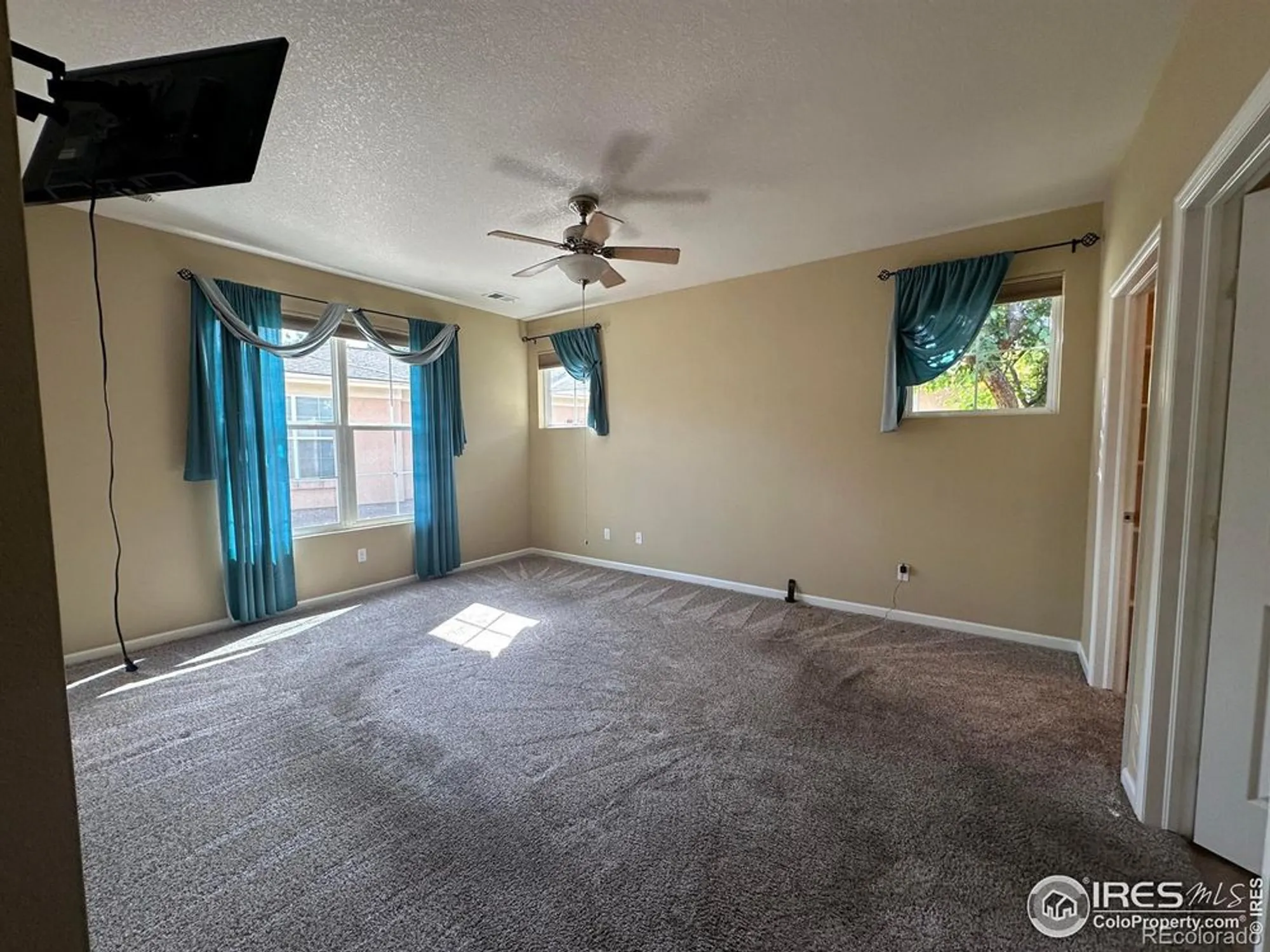 Property Slideshow image 13 of 40 | 1238 finch st, Loveland, CO, 80537