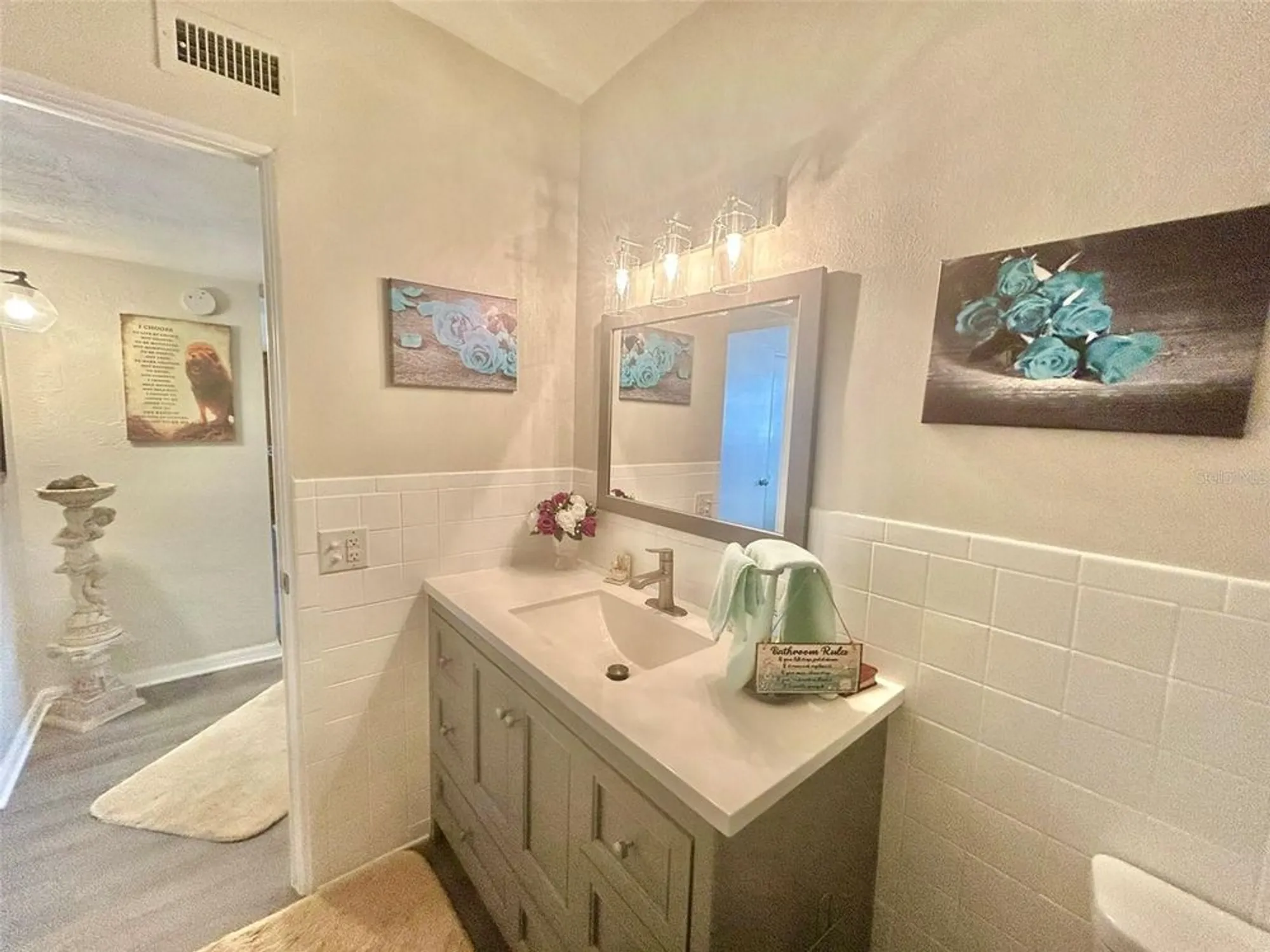 Property Slideshow image 14 of 37 | 2434 australia way 50, Clearwater, FL, 33763