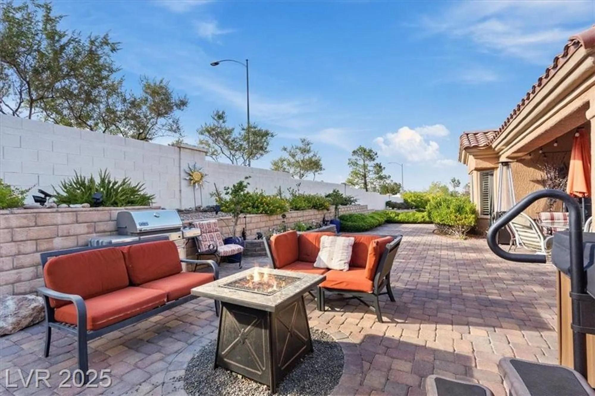 Property Slideshow image 30 of 37 | 2525 banora point dr, Las Vegas, NV, 89134