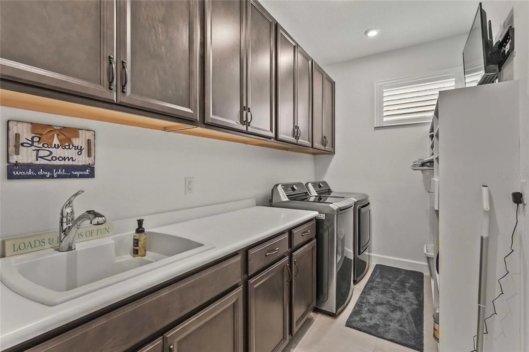 Property Slideshow image 41 of 84 | 6253 mesa gln, Bradenton, FL, 34203