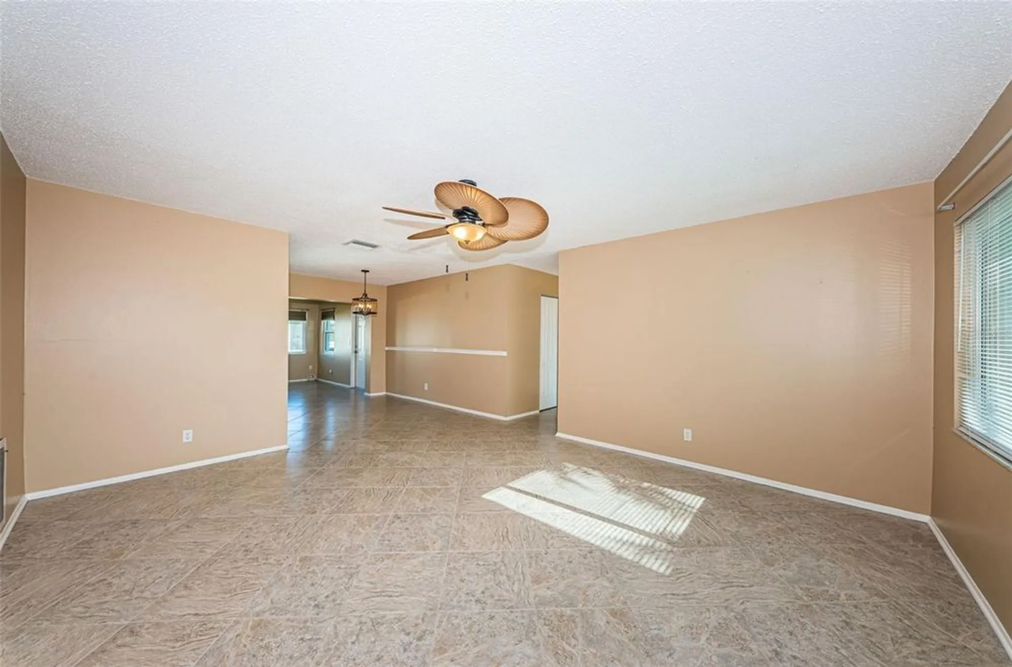 Property Slideshow image 5 of 62 | 3547 100th ter n, Pinellas Park, FL, 33782