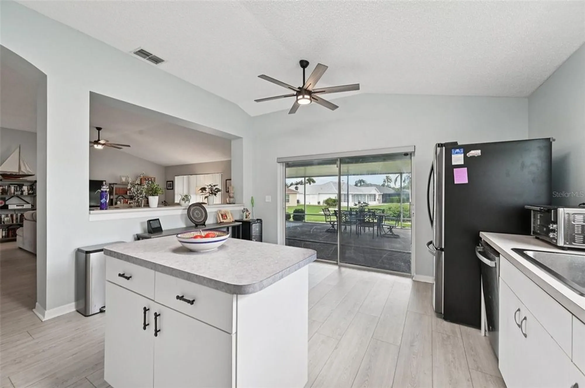 Property Slideshow image 23 of 46 | 2306 emerald lake dr, Sun City Center, FL, 33573