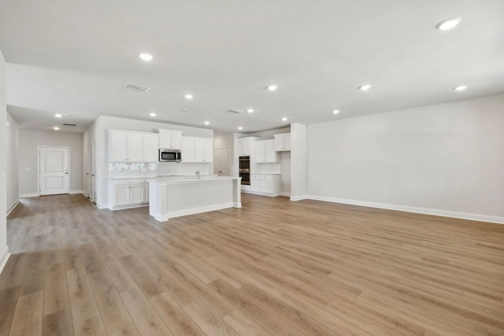 Property Slideshow image 11 of 38 | 344 stonehaus cir, Antioch, TN, 37013