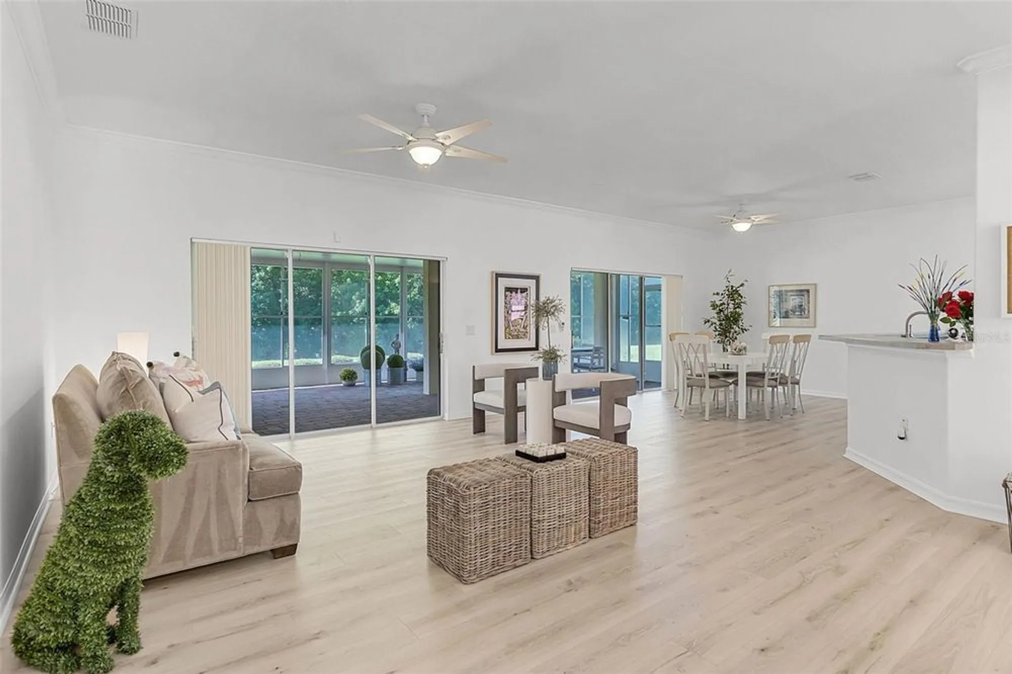Property Slideshow image 11 of 89 | 917 shorehaven dr, Poinciana, FL, 34759