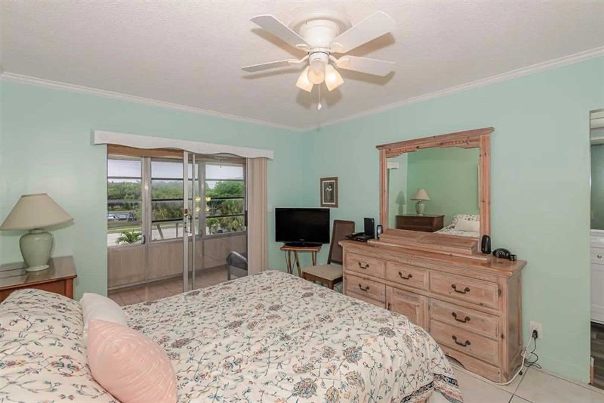 Property Slideshow image 16 of 36 | 3071 nw 47th ter 317, Lauderdale Lakes, FL, 33313