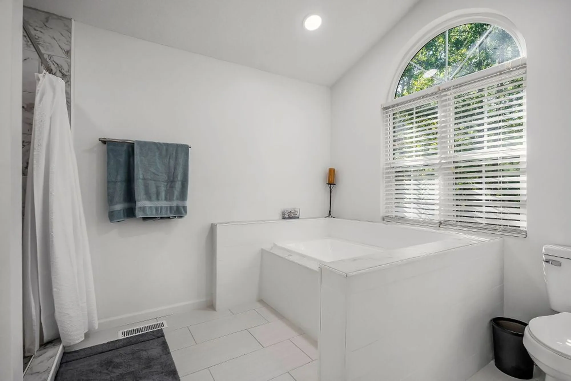 Property Slideshow image 25 of 42 | 143 lakeside dr, Crossville, TN, 38558