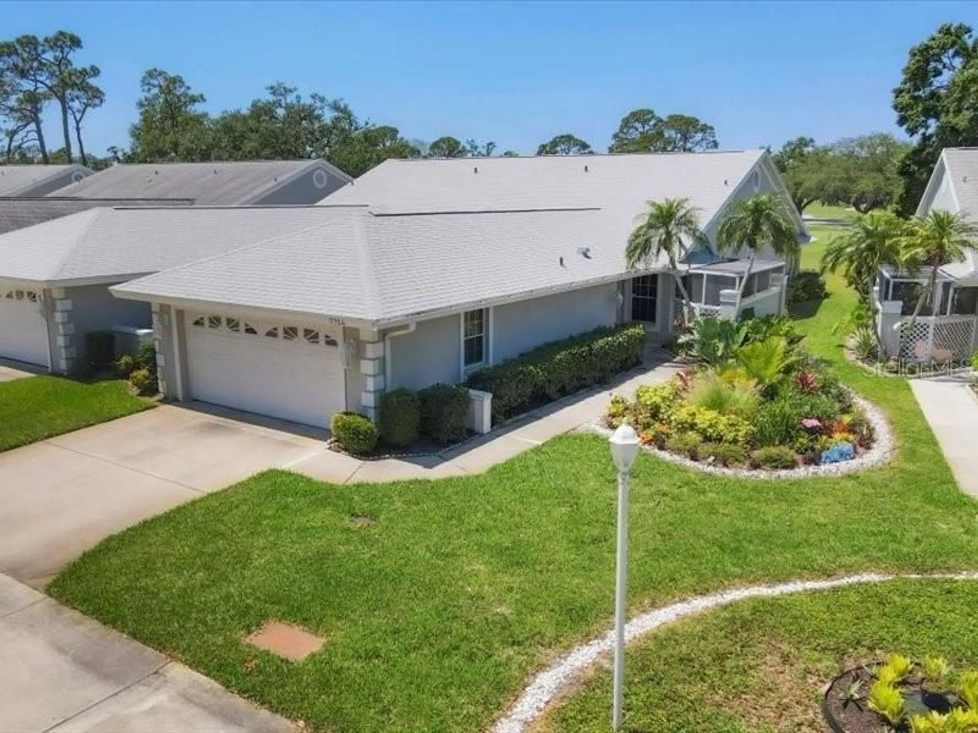 Property Slideshow image 4 of 54 | 7724 palm aire ln, Sarasota, FL, 34243