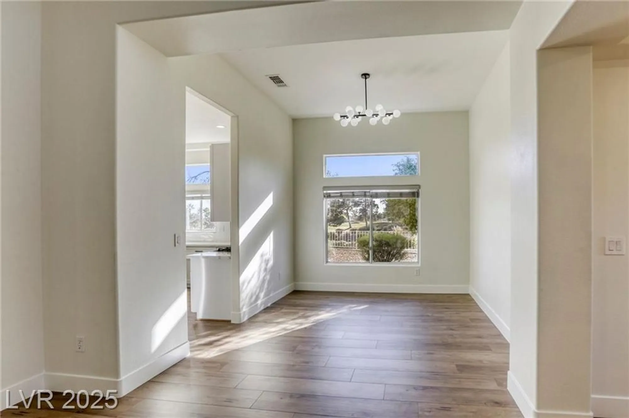 Property Slideshow image 24 of 46 | 9800 villa ridge dr, Las Vegas, NV, 89134