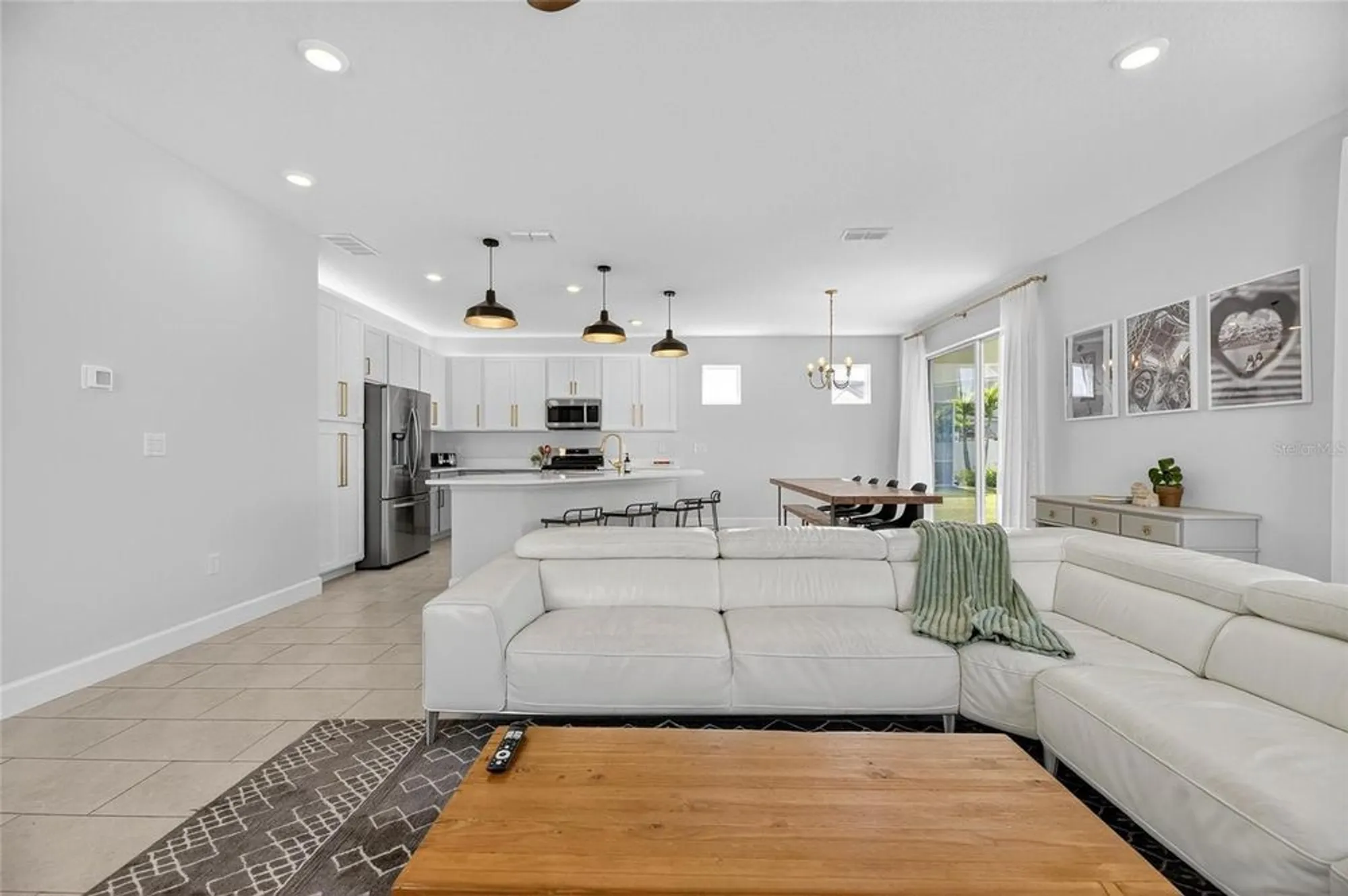 Property Slideshow image 17 of 91 | 324 blackrock ln, Apollo Beach, FL, 33572