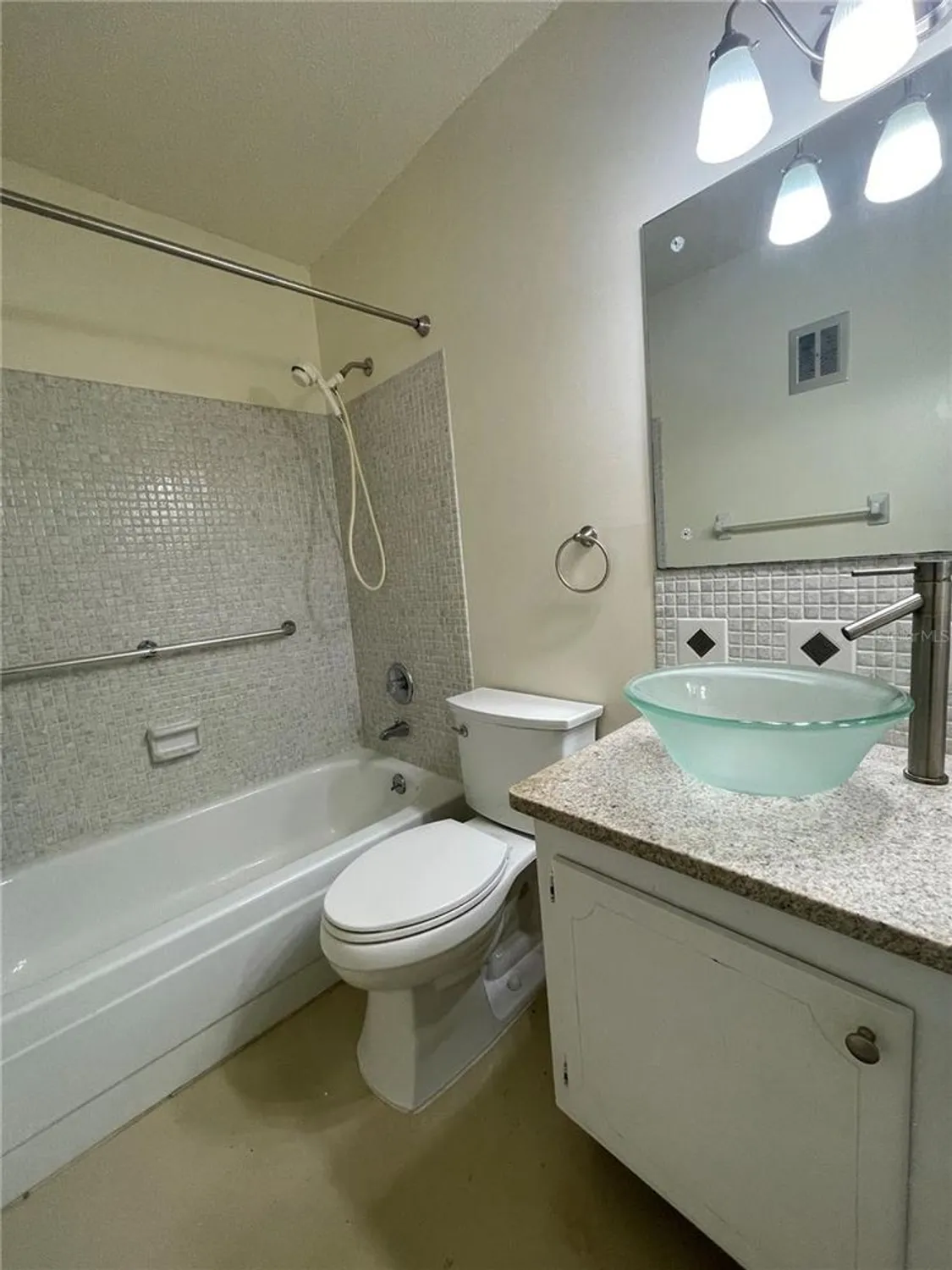 Property Slideshow image 8 of 8 | 3010 59th st 306, Gulfport, FL, 33707