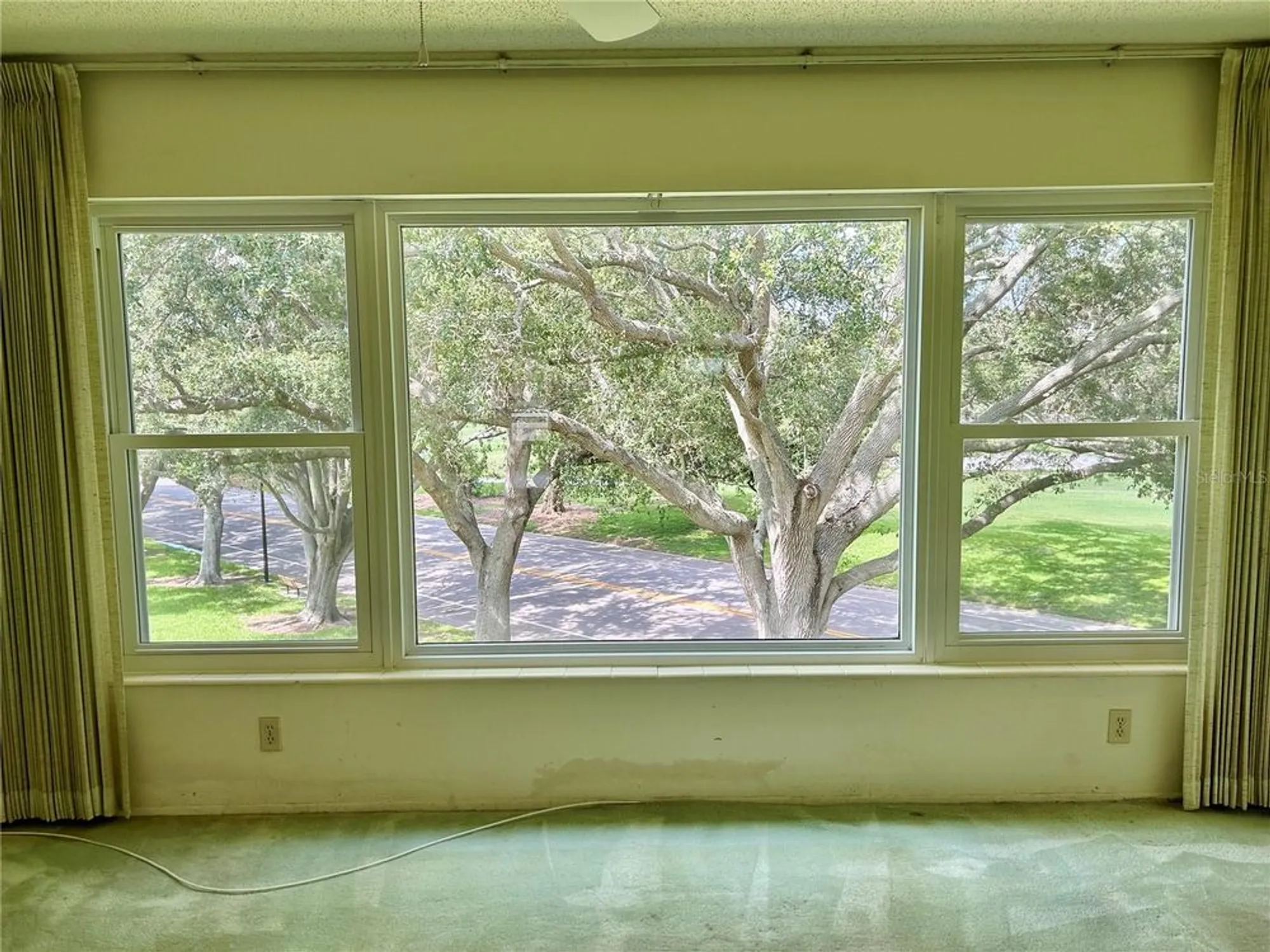 Property Slideshow image 20 of 57 | 2350 haitian dr 60, Clearwater, FL, 33763