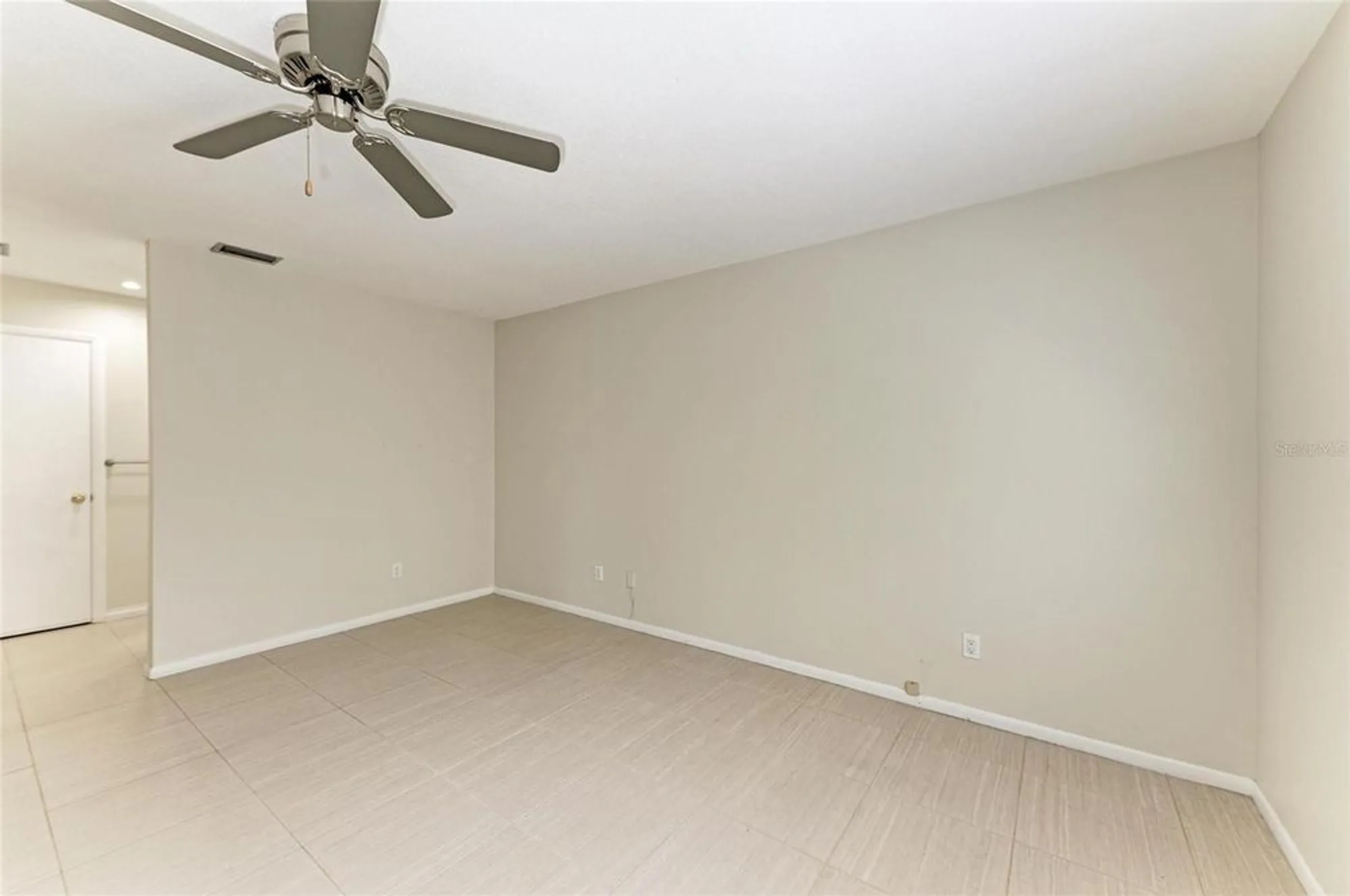 Property Slideshow image 21 of 34 | 2121 pueblo cir # v6, Sarasota, FL, 34231