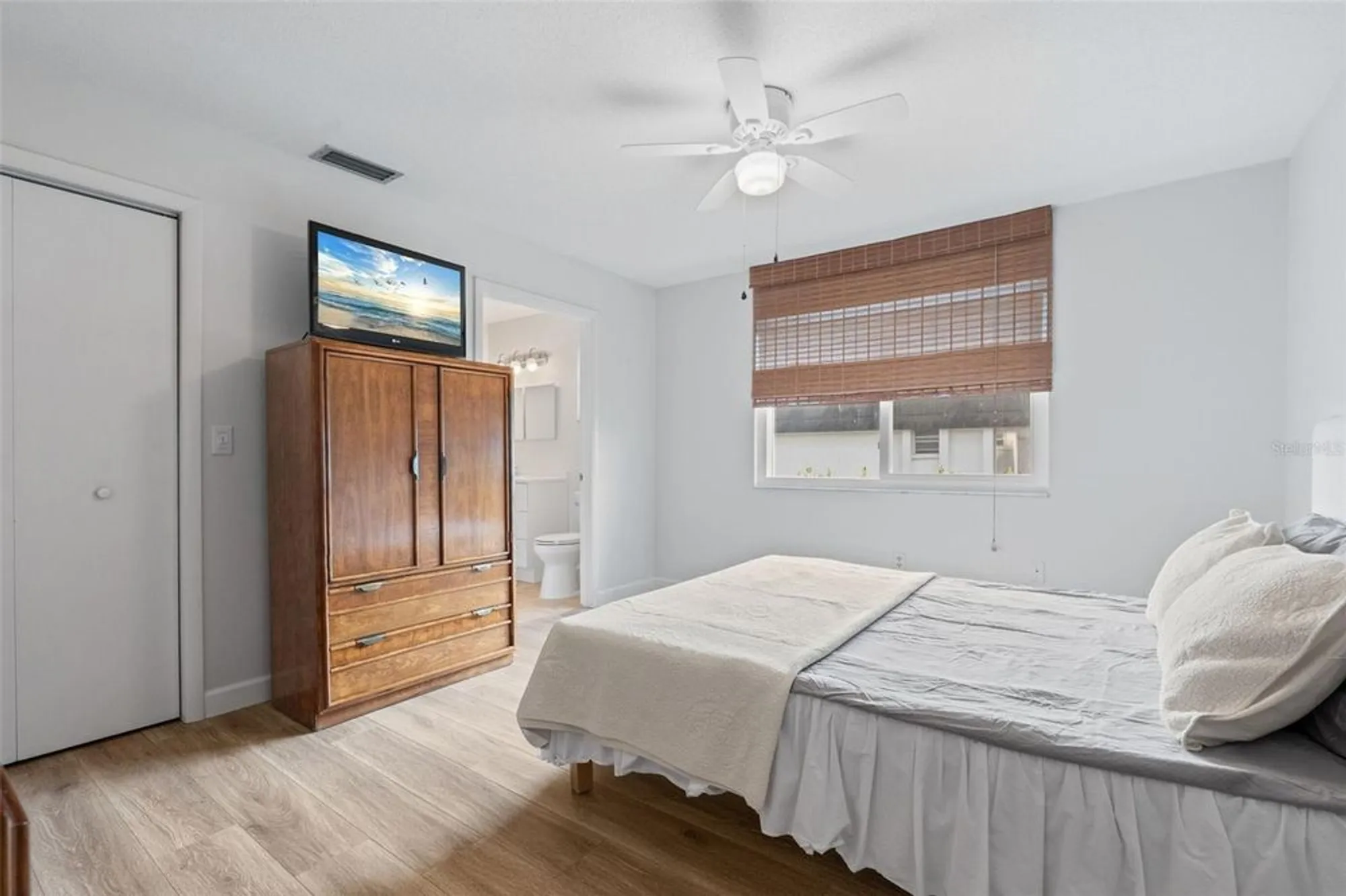 Property Slideshow image 19 of 42 | 3952 ashwood ln 37, Sarasota, FL, 34232