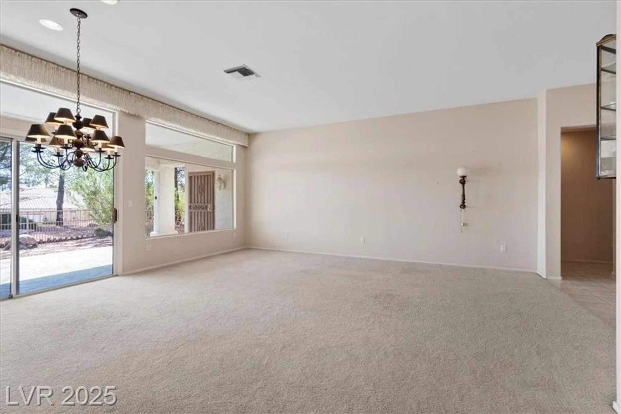 Property Slideshow image 5 of 34 | 2524 banora point dr, Las Vegas, NV, 89134