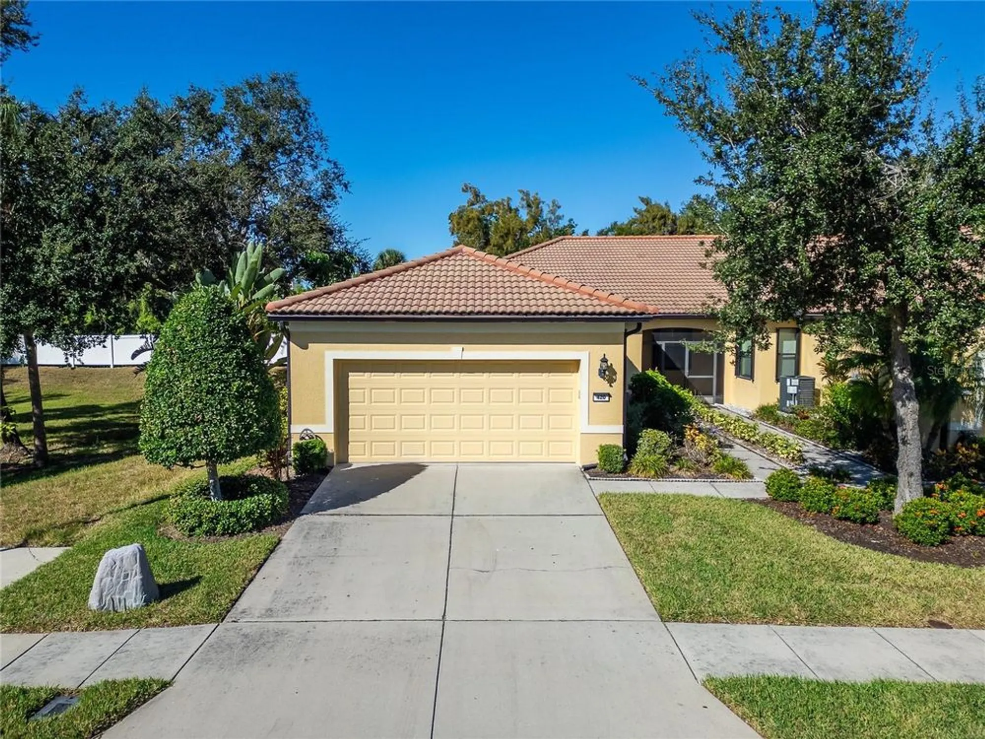 Property Slideshow image 1 of 72 | 420 cedar falls dr, Apollo Beach, FL, 33572