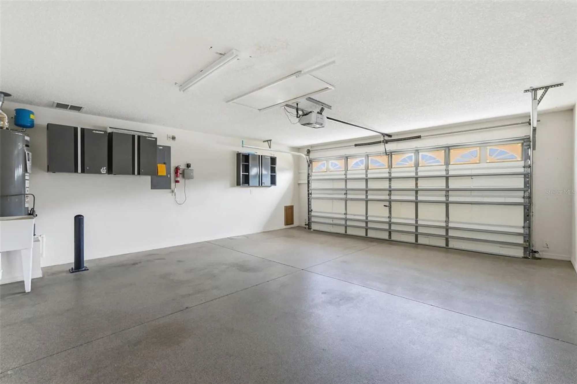 Property Slideshow image 37 of 69 | 17985 se 92nd amory ave, The Villages, FL, 32162