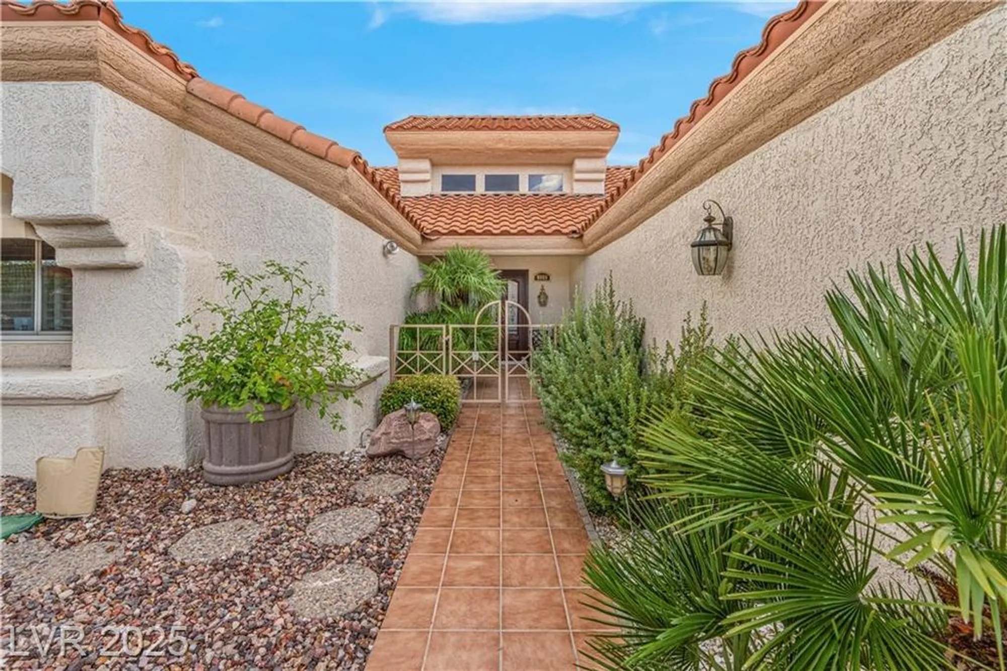 Property Slideshow image 4 of 60 | 8909 meadowood dr, Las Vegas, NV, 89134