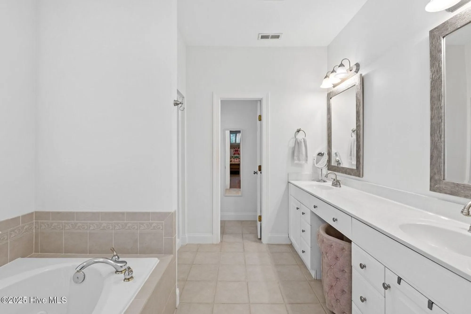 Property Slideshow image 16 of 33 | 1013 wild dunes cir, Wilmington, NC, 28411