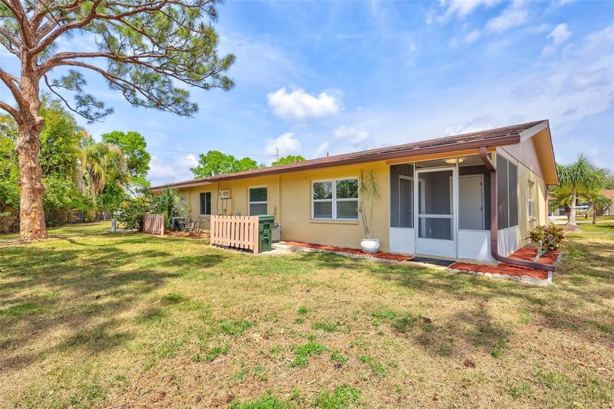 Property Slideshow image 32 of 44 | 4420 tecumseh trl # 38, Sarasota, FL, 34233