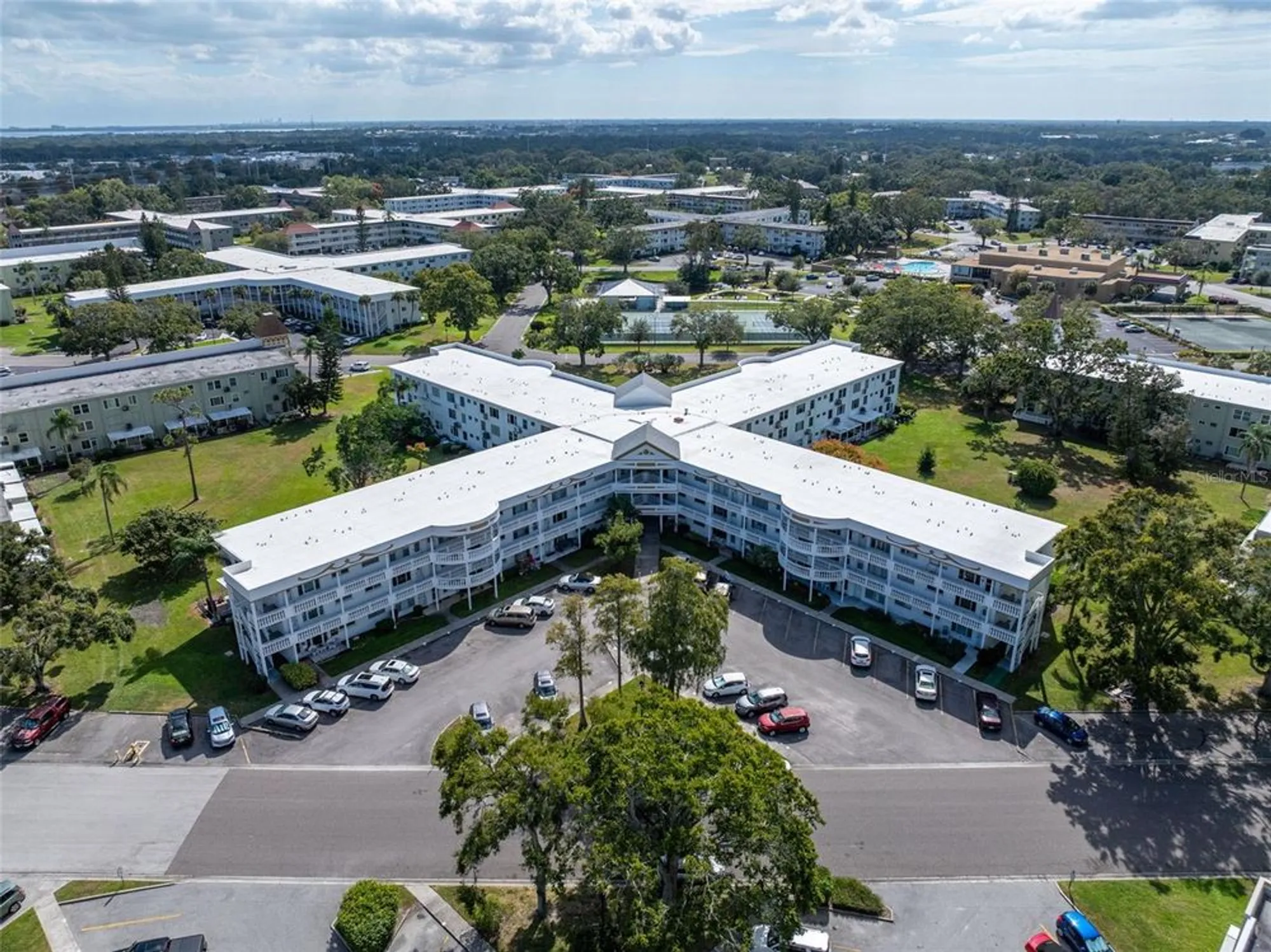 Property Slideshow image 20 of 43 | 2429 ecuadorian way 47, Clearwater, FL, 33763