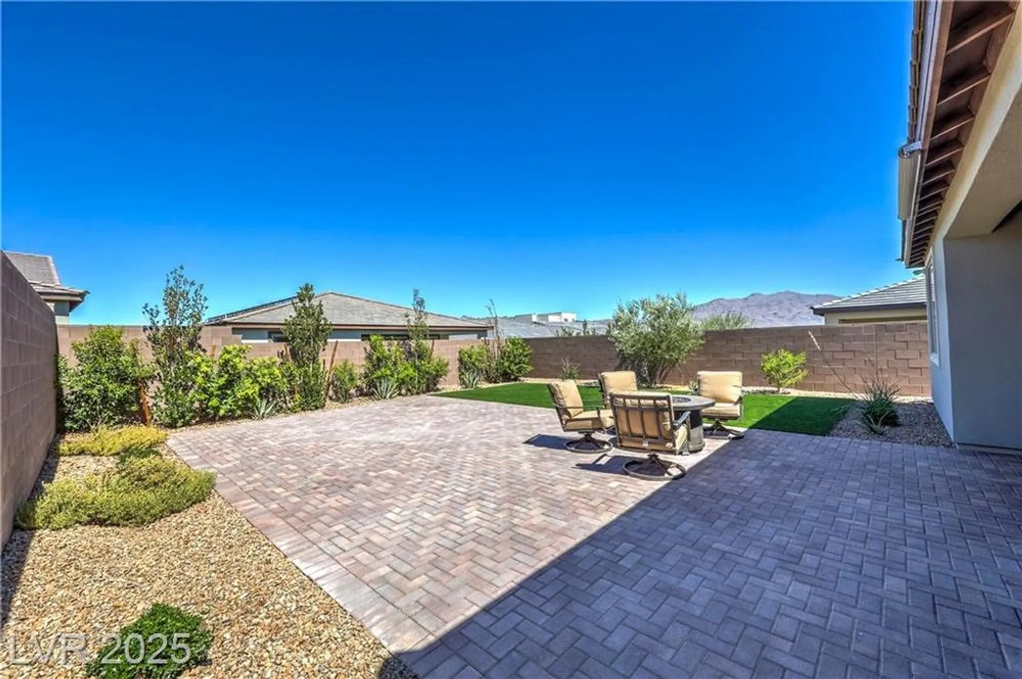 Property Slideshow image 21 of 52 | 9584 sard ln, Las Vegas, NV, 89143