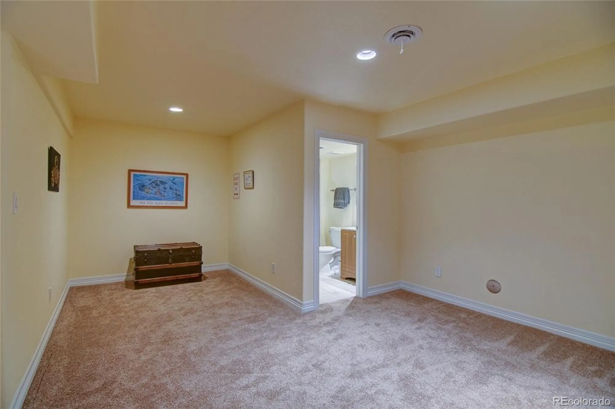 Property Slideshow image 39 of 50 | 8588 w quarles pl, Littleton, CO, 80128