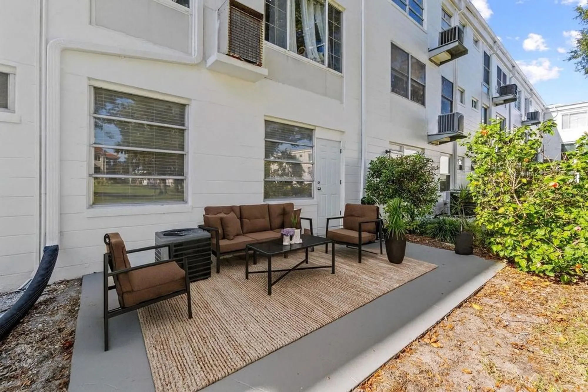 Property Slideshow image 13 of 15 | 2430 brazilia dr 20, Clearwater, FL, 33763