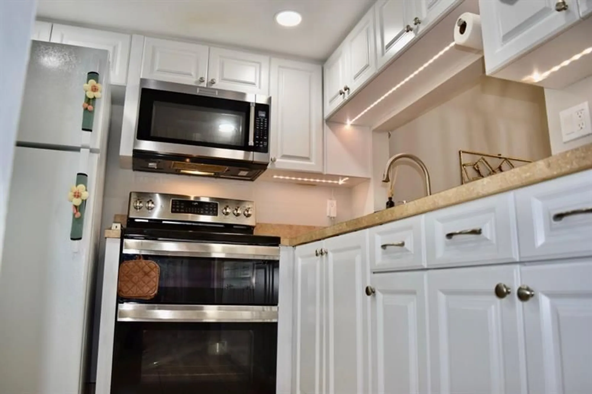 Property Slideshow image 6 of 35 | 9201 lime bay blvd 214, Tamarac, FL, 33321