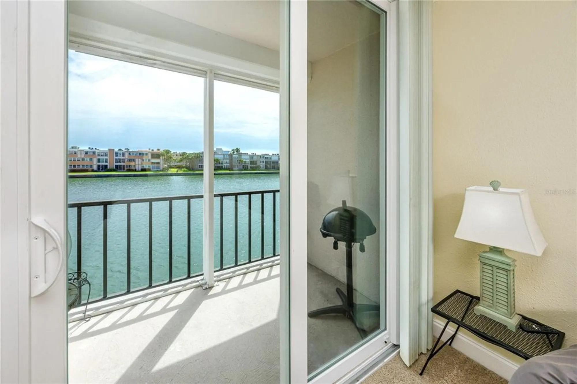 Property Slideshow image 22 of 59 | 7645 sun island dr 304, South Pasadena, FL, 33707