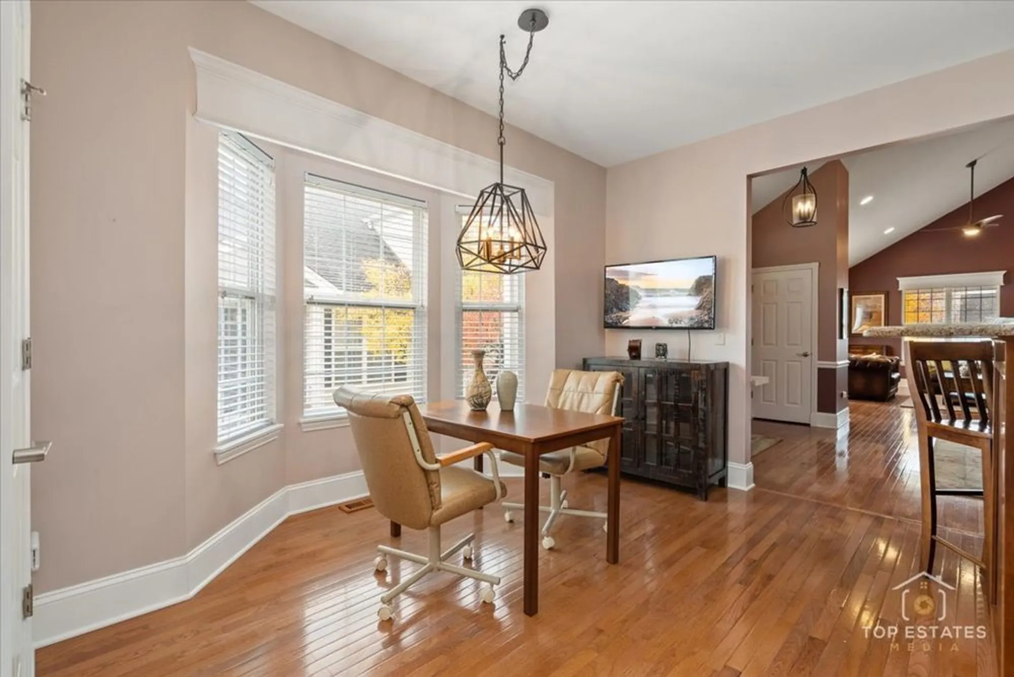 Property Slideshow image 13 of 43 | 1039 riviera dr # 1039, Elgin, IL, 60124