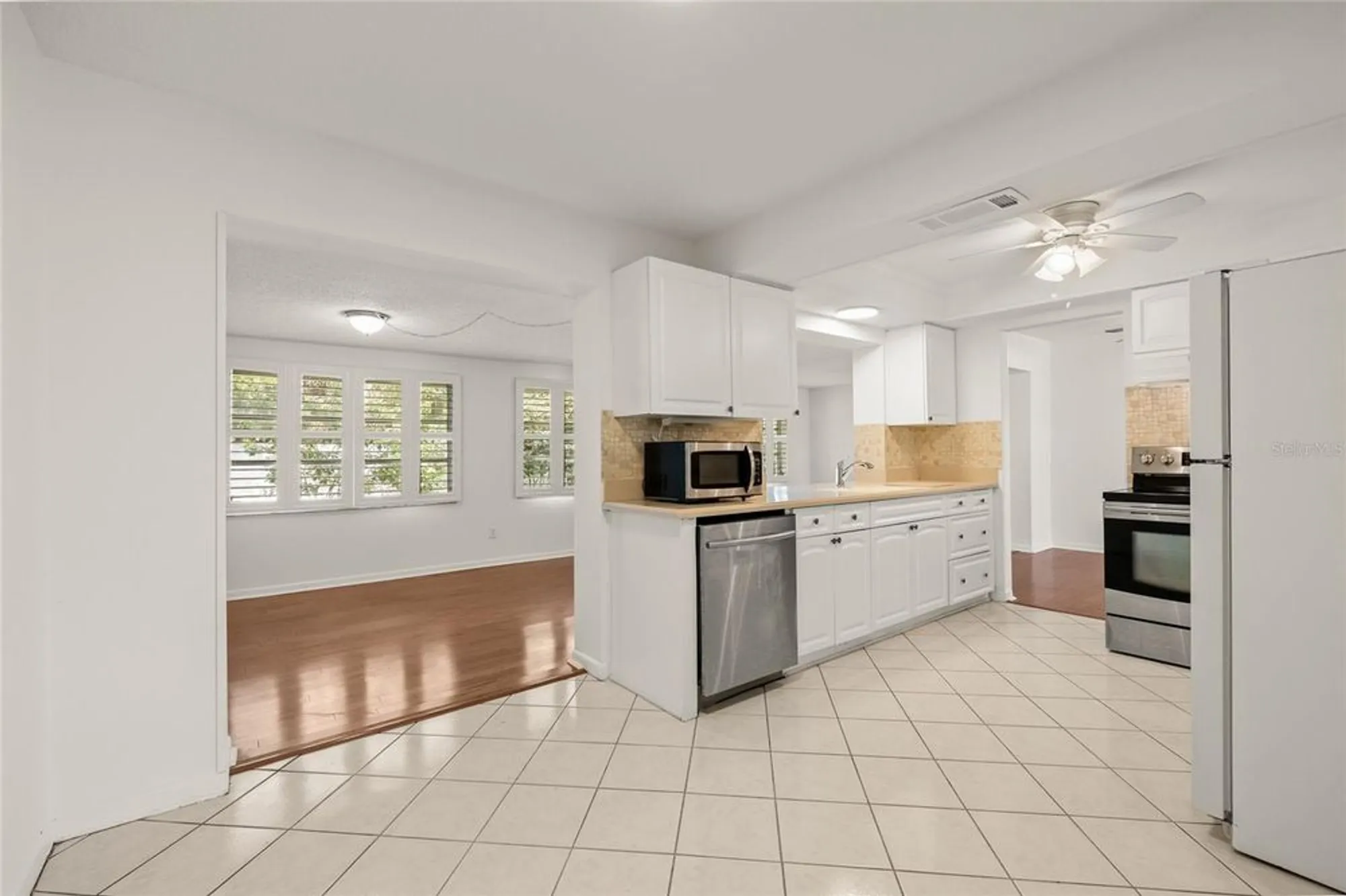 Property Slideshow image 9 of 44 | 9460 45th way n, Pinellas Park, FL, 33782