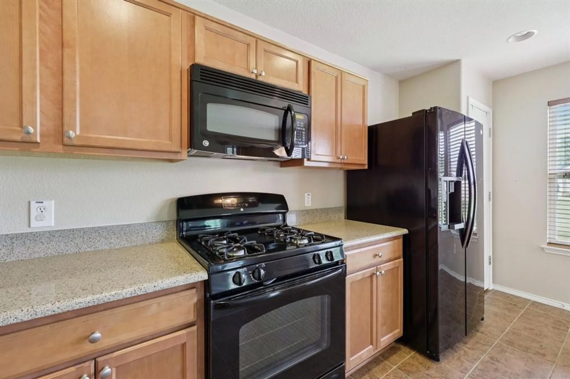 Property Slideshow image 15 of 36 | 7850 estancia dr, Frisco, TX, 75036