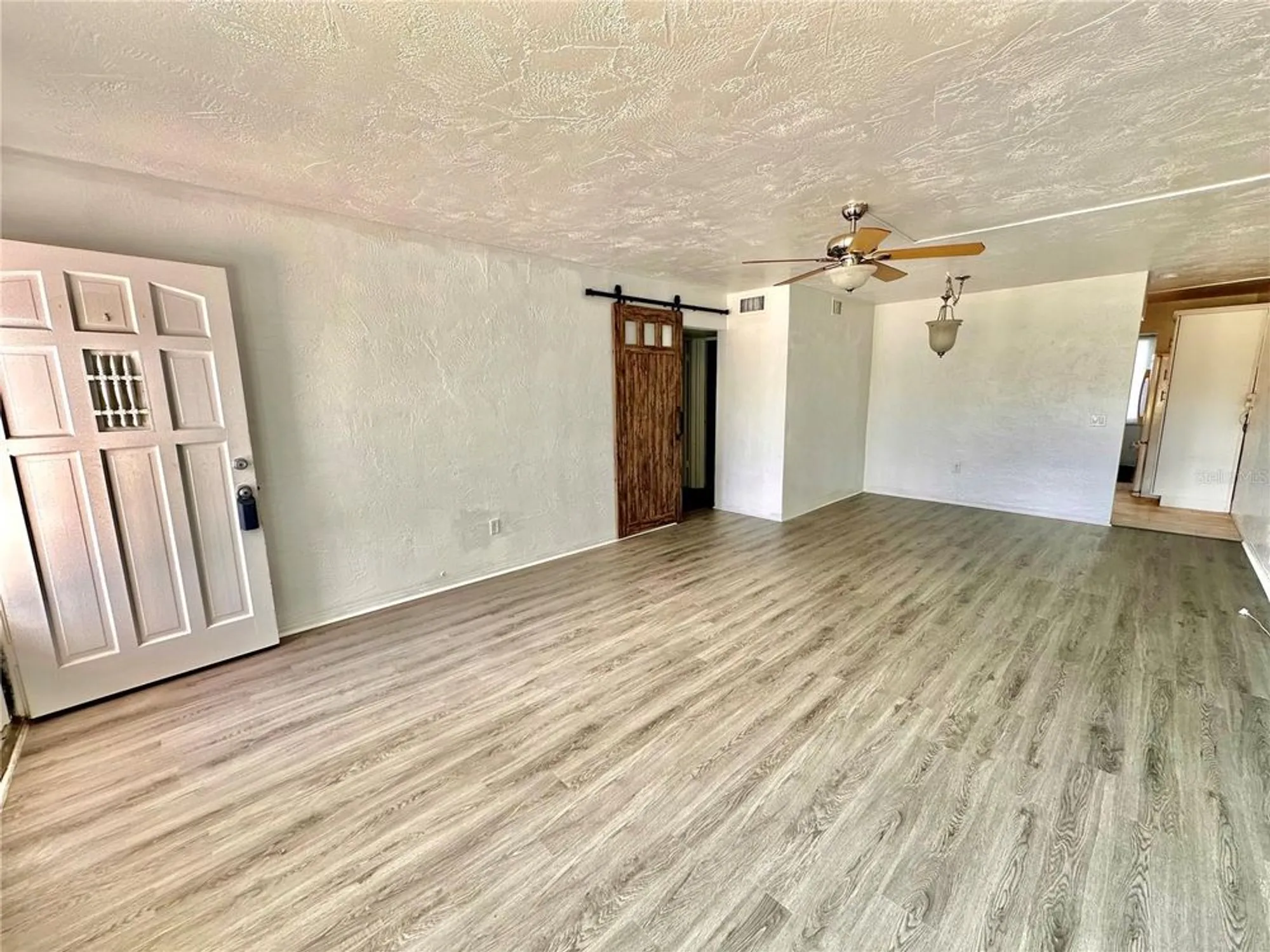 Property Slideshow image 4 of 43 | 2454 australia way 12, Clearwater, FL, 33763