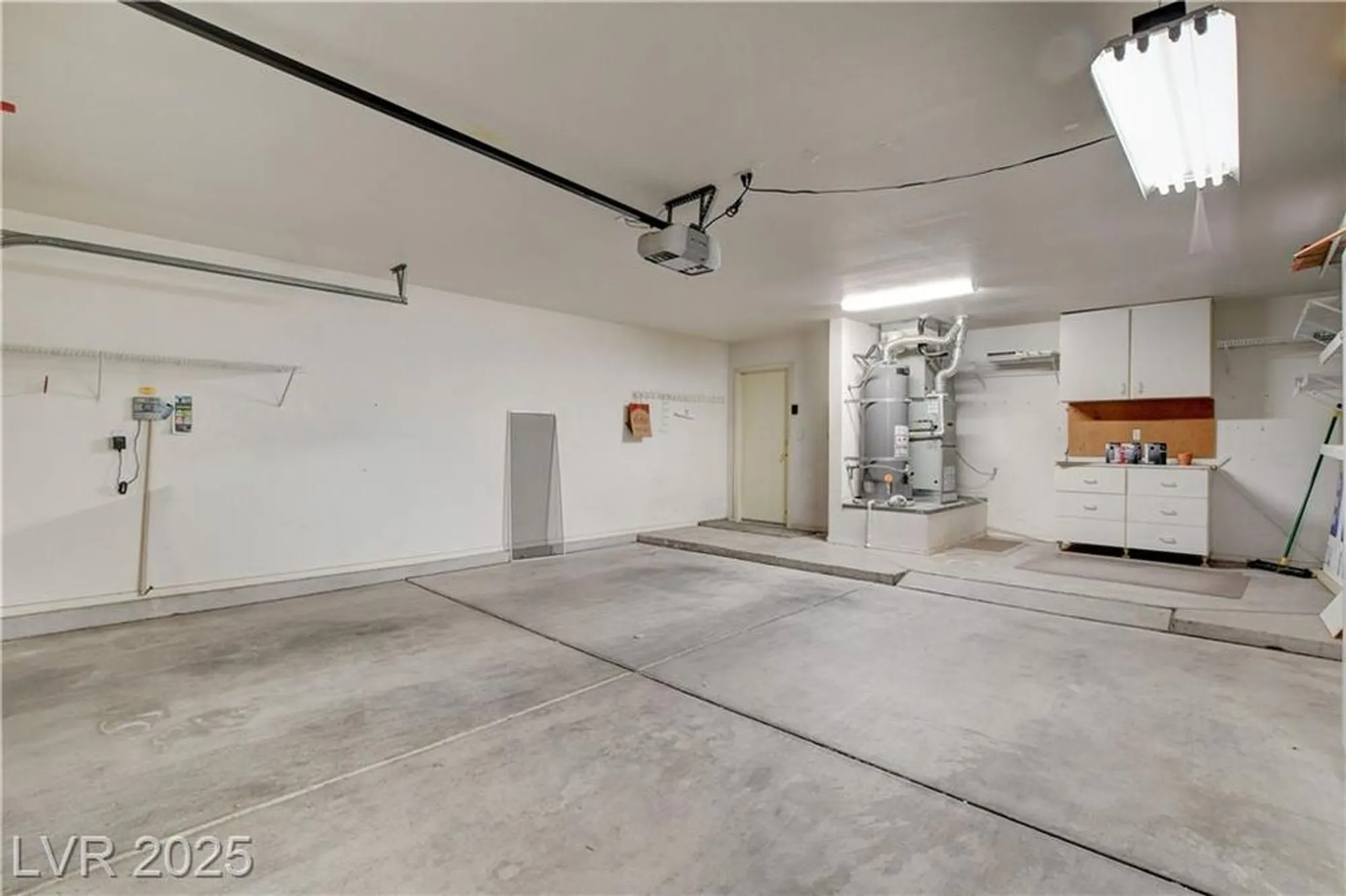 Property Slideshow image 40 of 71 | 10113 cresent creek dr, Las Vegas, NV, 89134
