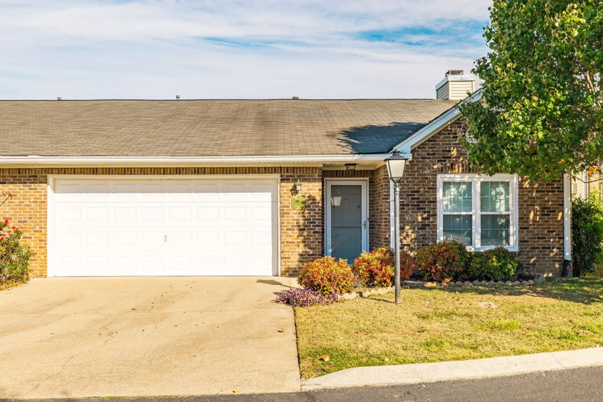 Property Slideshow image 1 of 54 | 115 newsom grn, Nashville, TN, 37221