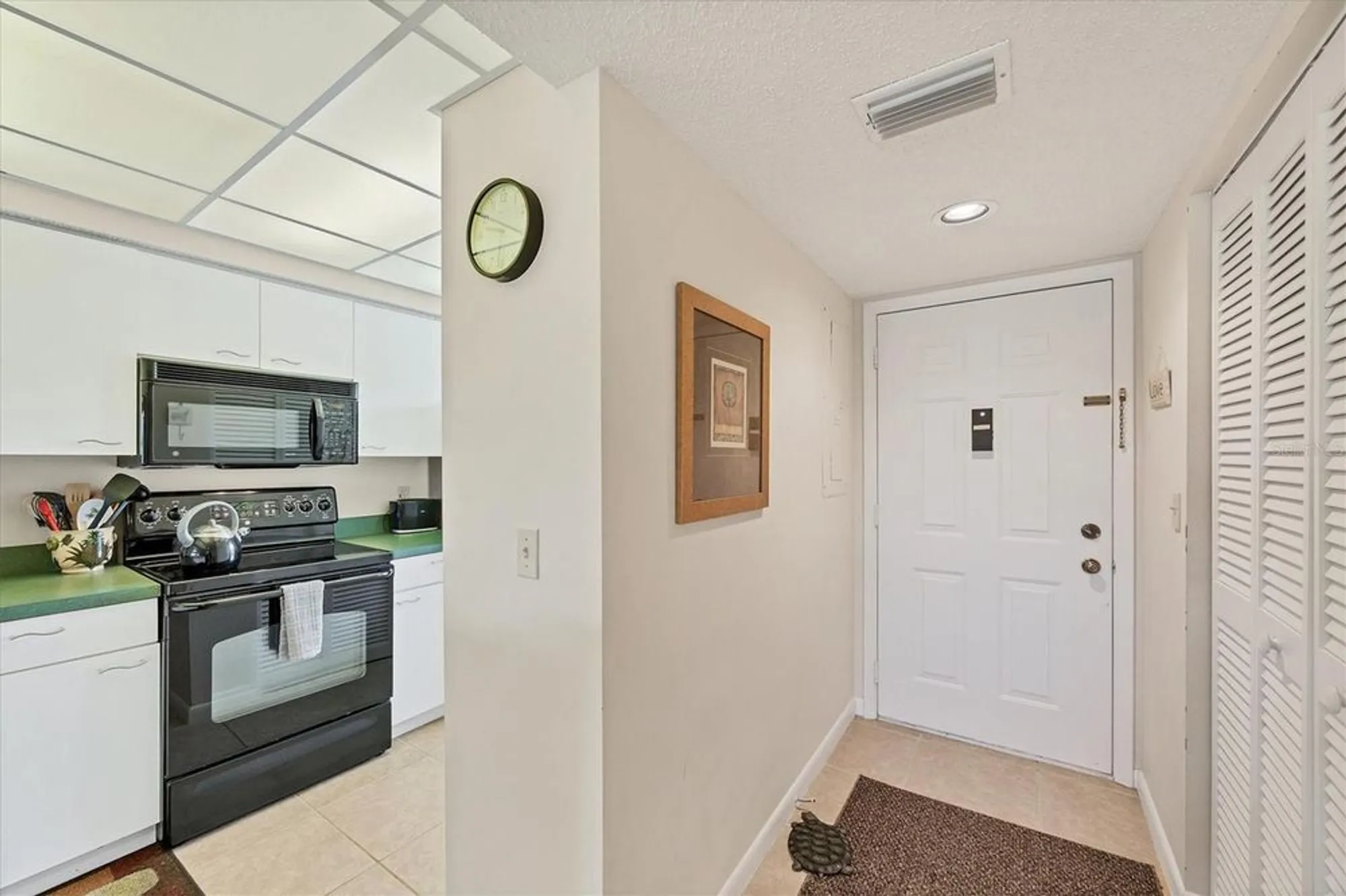 Property Slideshow image 7 of 56 | 823 wexford blvd # 823, Venice, FL, 34293