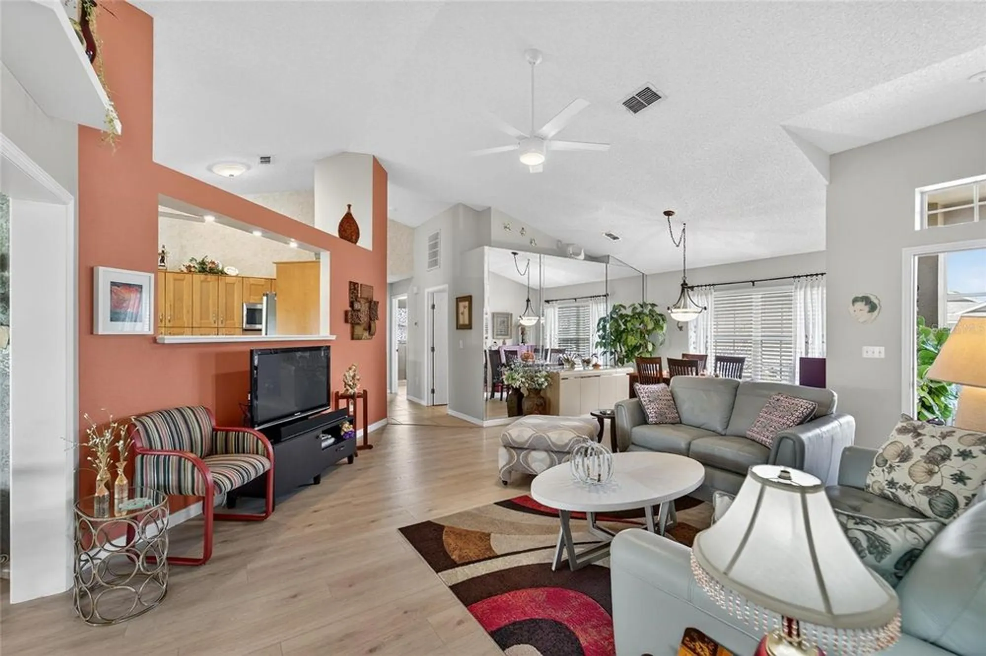 Property Slideshow image 11 of 73 | 326 caloosa palms ct, Sun City Center, FL, 33573