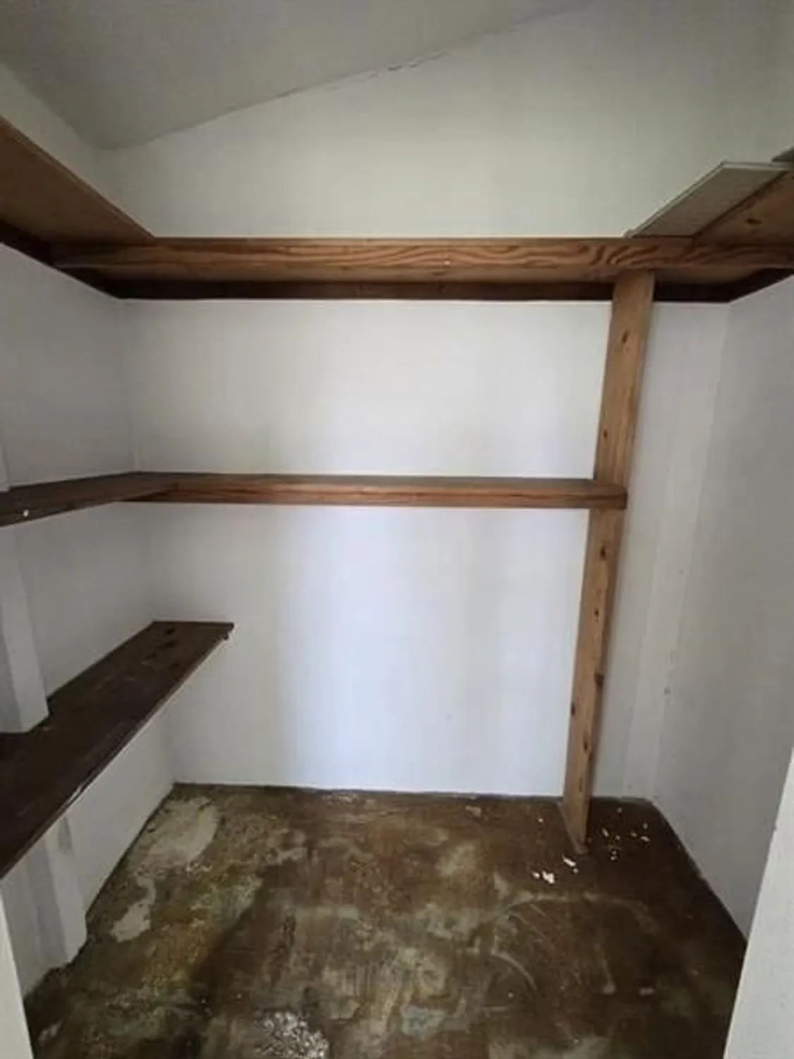 Property Slideshow image 14 of 30 | 2950 crosley dr i, West Palm Beach, FL, 33415