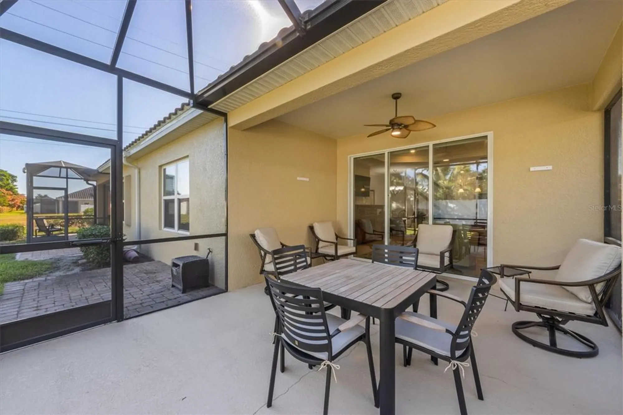 Property Slideshow image 27 of 37 | 7104 playa bella dr, Bradenton, FL, 34209