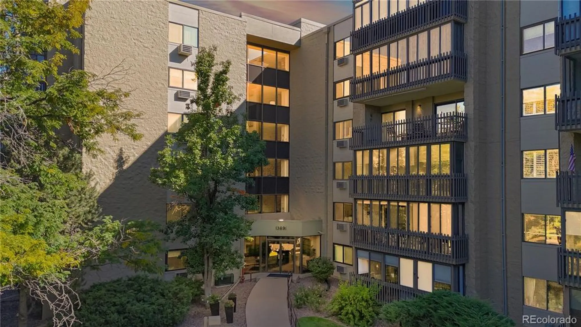 Property Slideshow image 3 of 29 | 13691 e marina dr apt 405, Aurora, CO, 80014