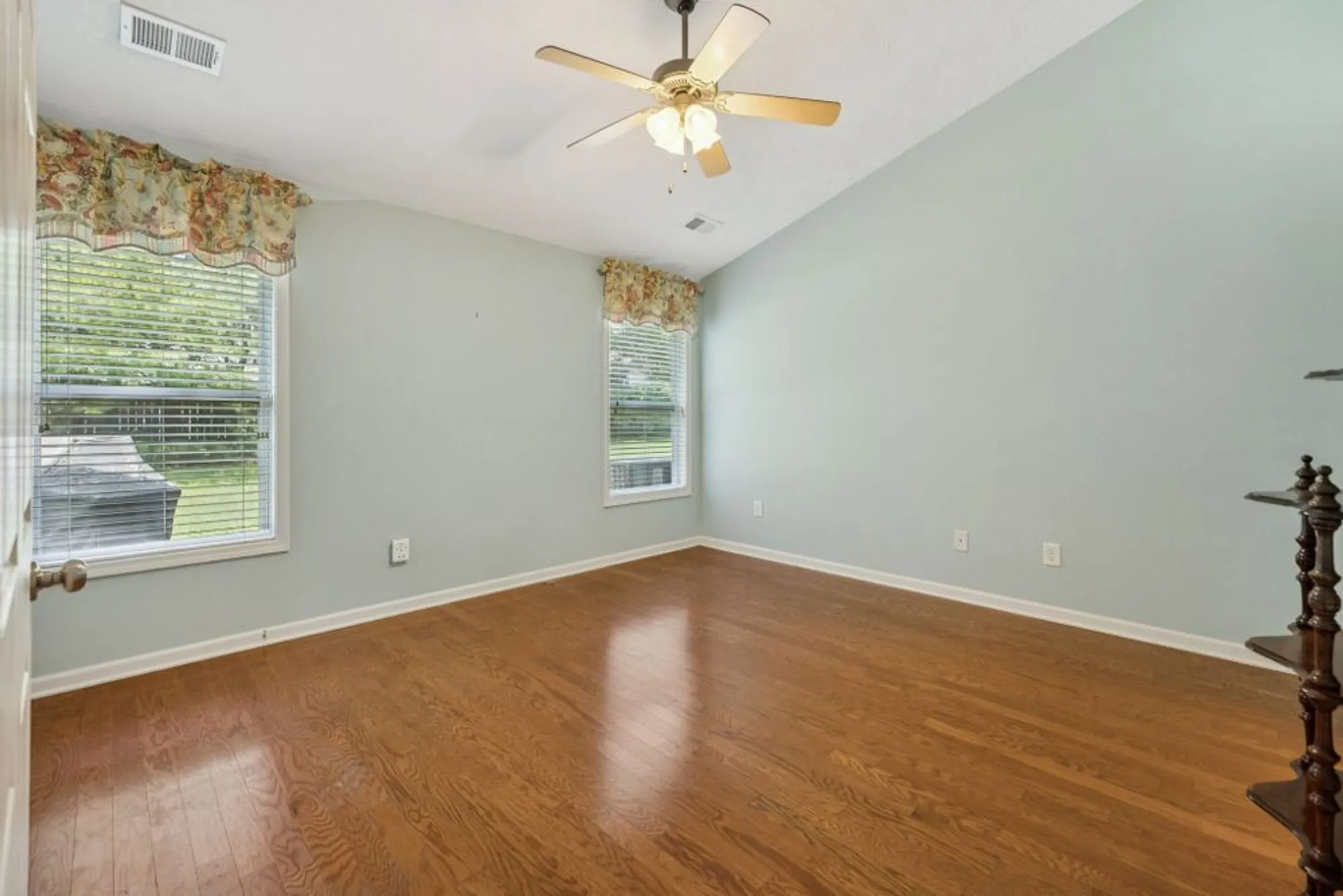 Property Slideshow image 31 of 47 | 145 plymouth dr, Lebanon, TN, 37087